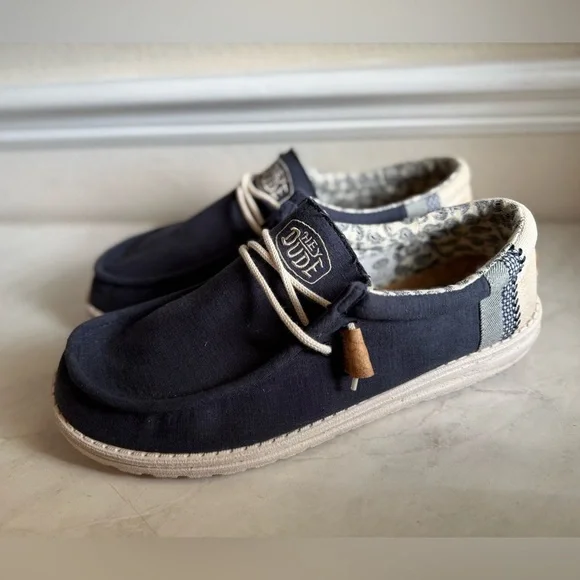 Hey Dude Men's Wally Break Stitch Slip Ons - Picture 1 of 10